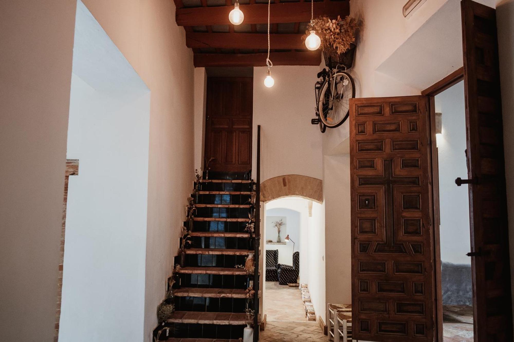 Hostal Cafe Frenteabastos Carmona  Exteriör bild