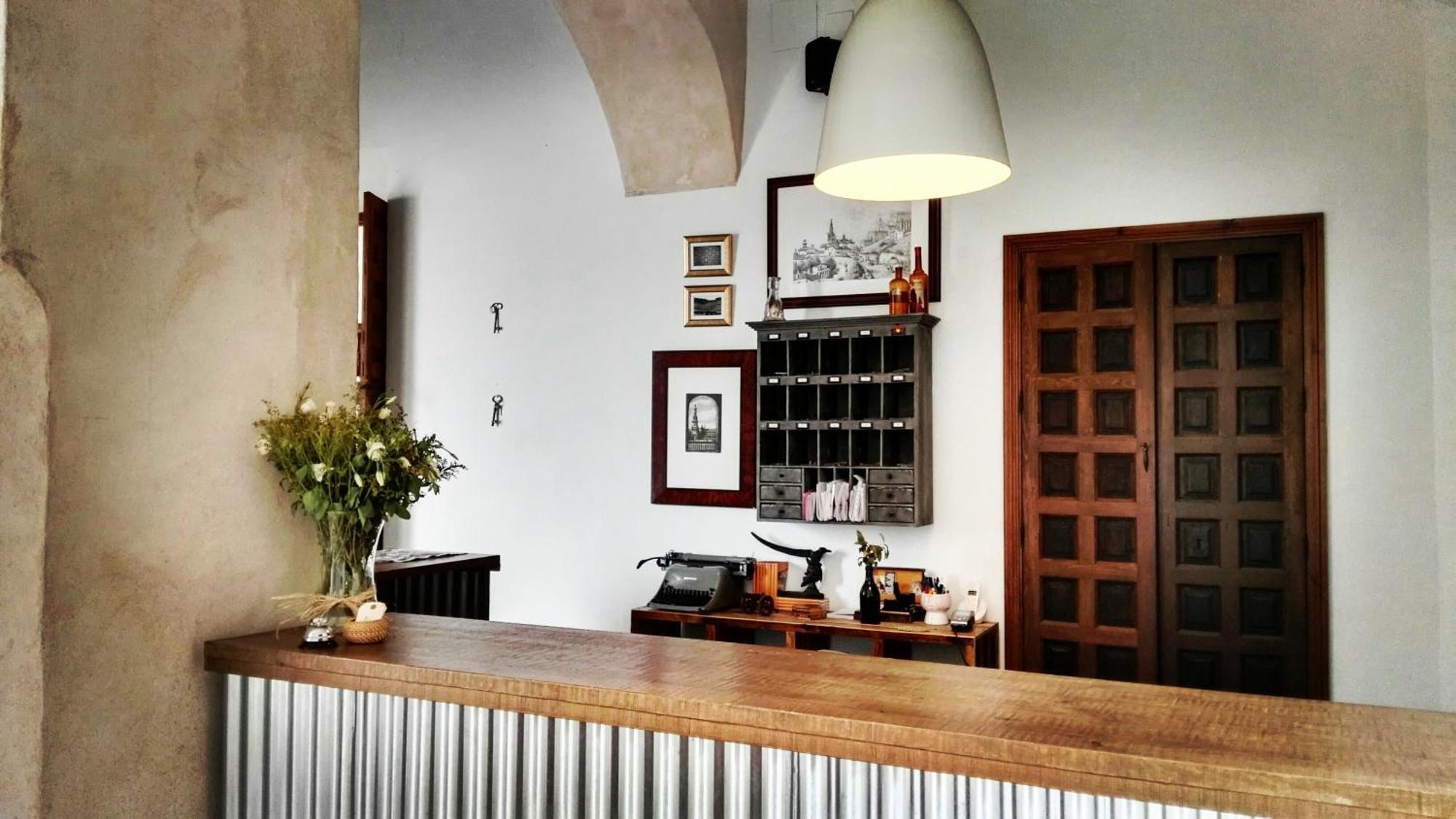 Hostal Cafe Frenteabastos Carmona  Exteriör bild