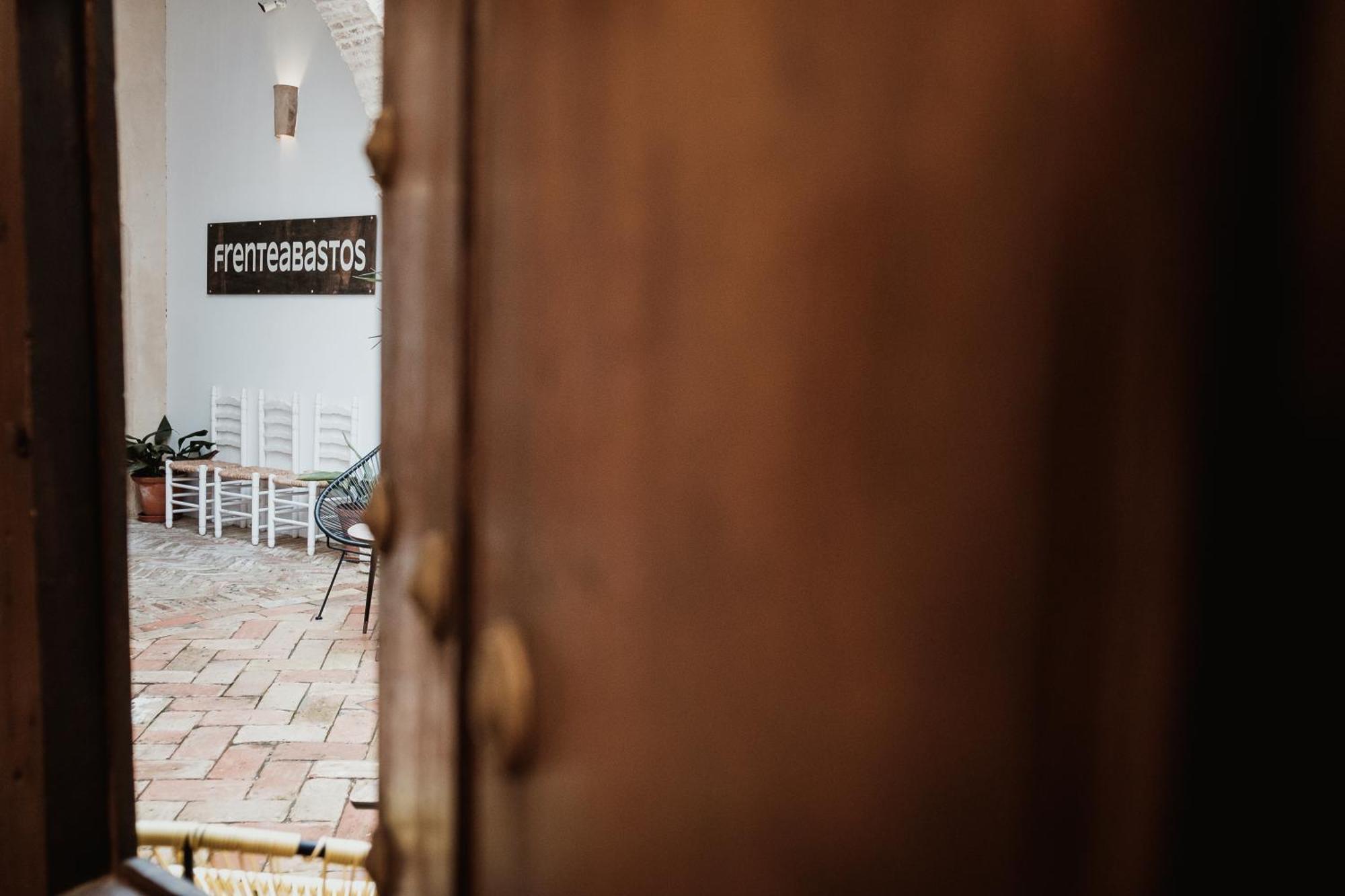 Hostal Cafe Frenteabastos Carmona  Exteriör bild