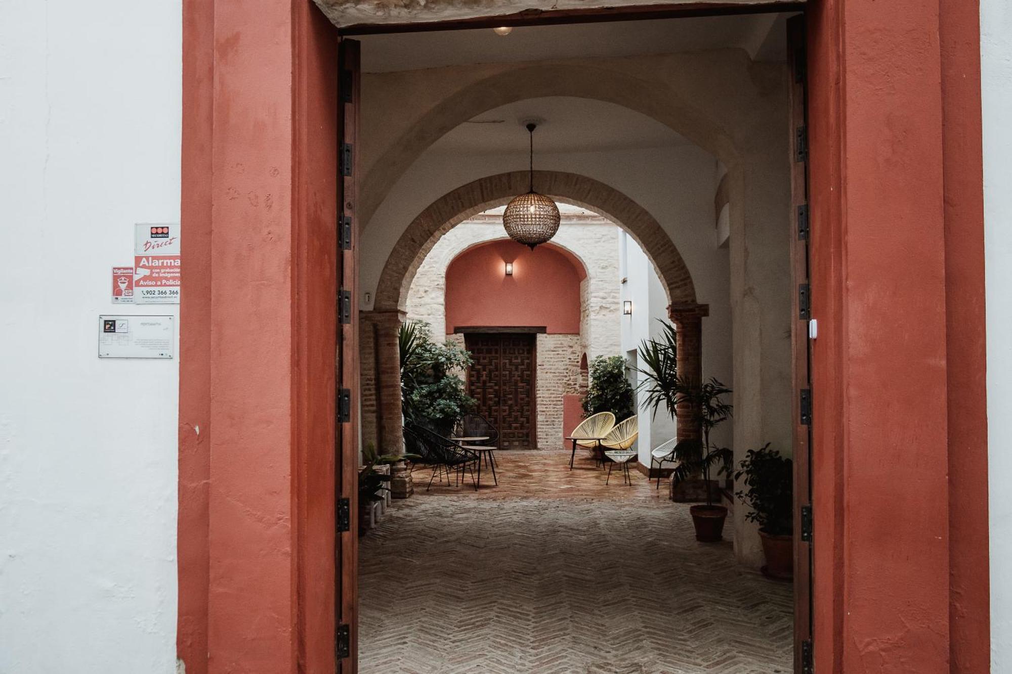 Hostal Cafe Frenteabastos Carmona  Exteriör bild