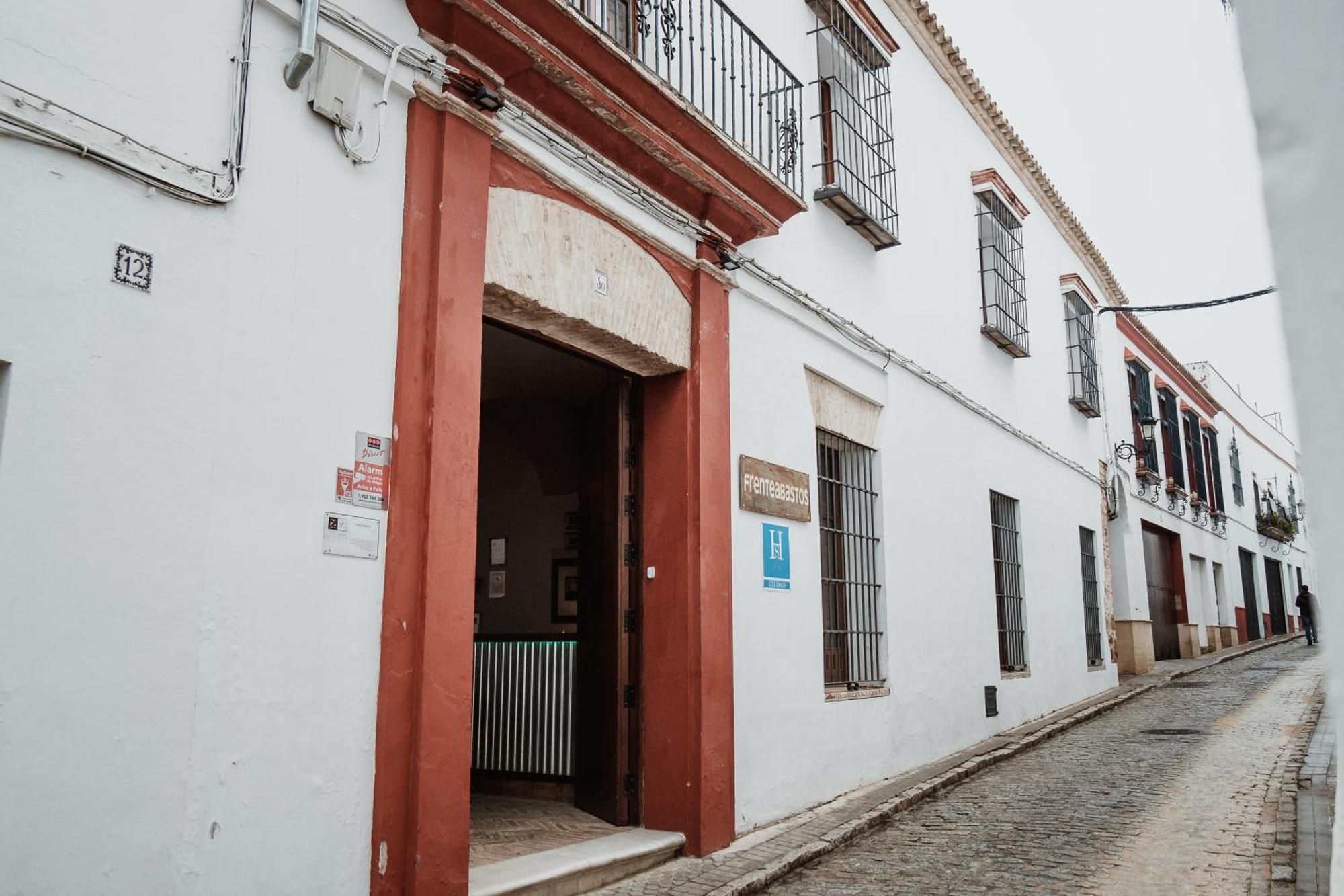 Hostal Cafe Frenteabastos Carmona  Exteriör bild