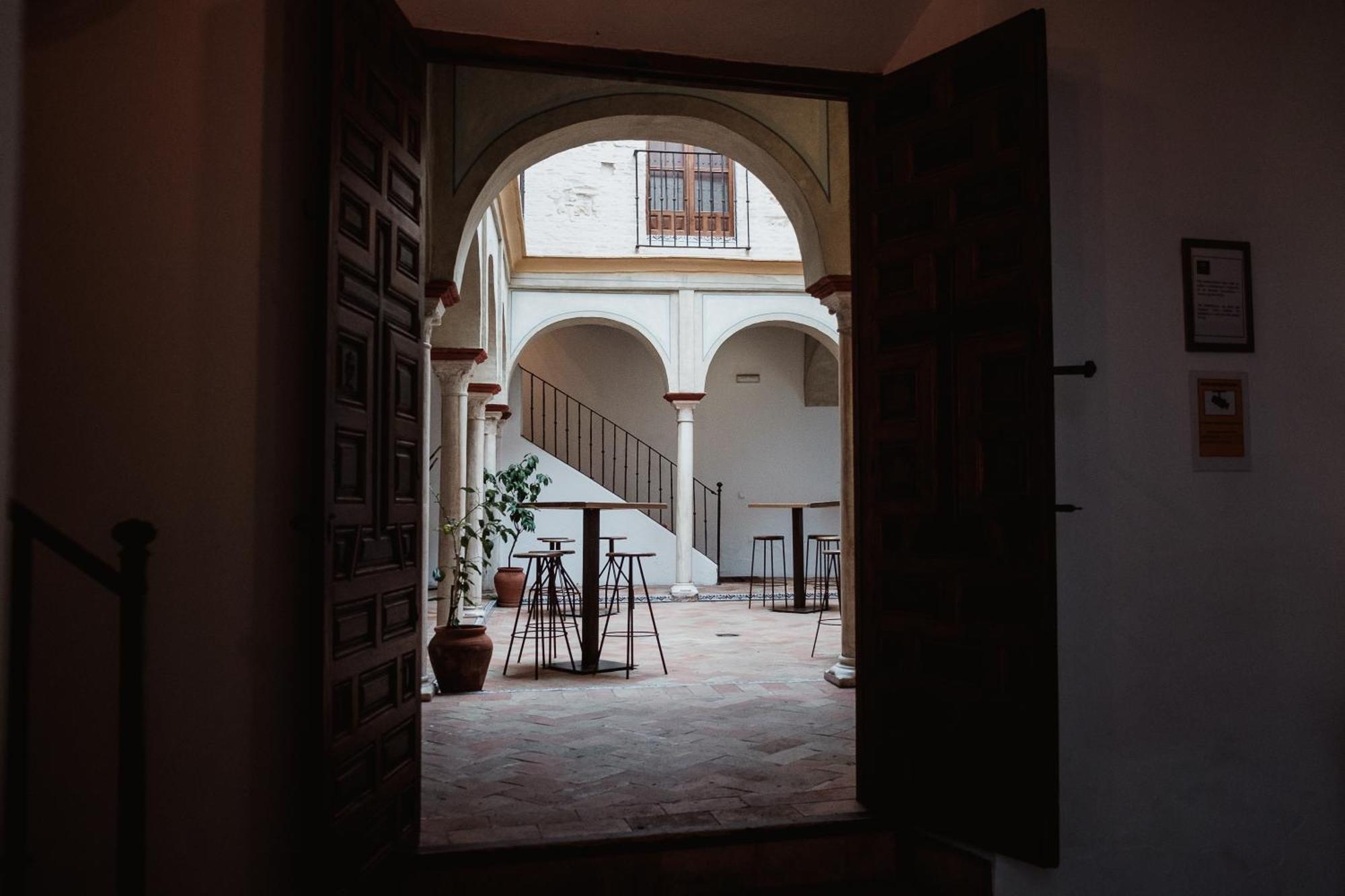 Hostal Cafe Frenteabastos Carmona  Exteriör bild