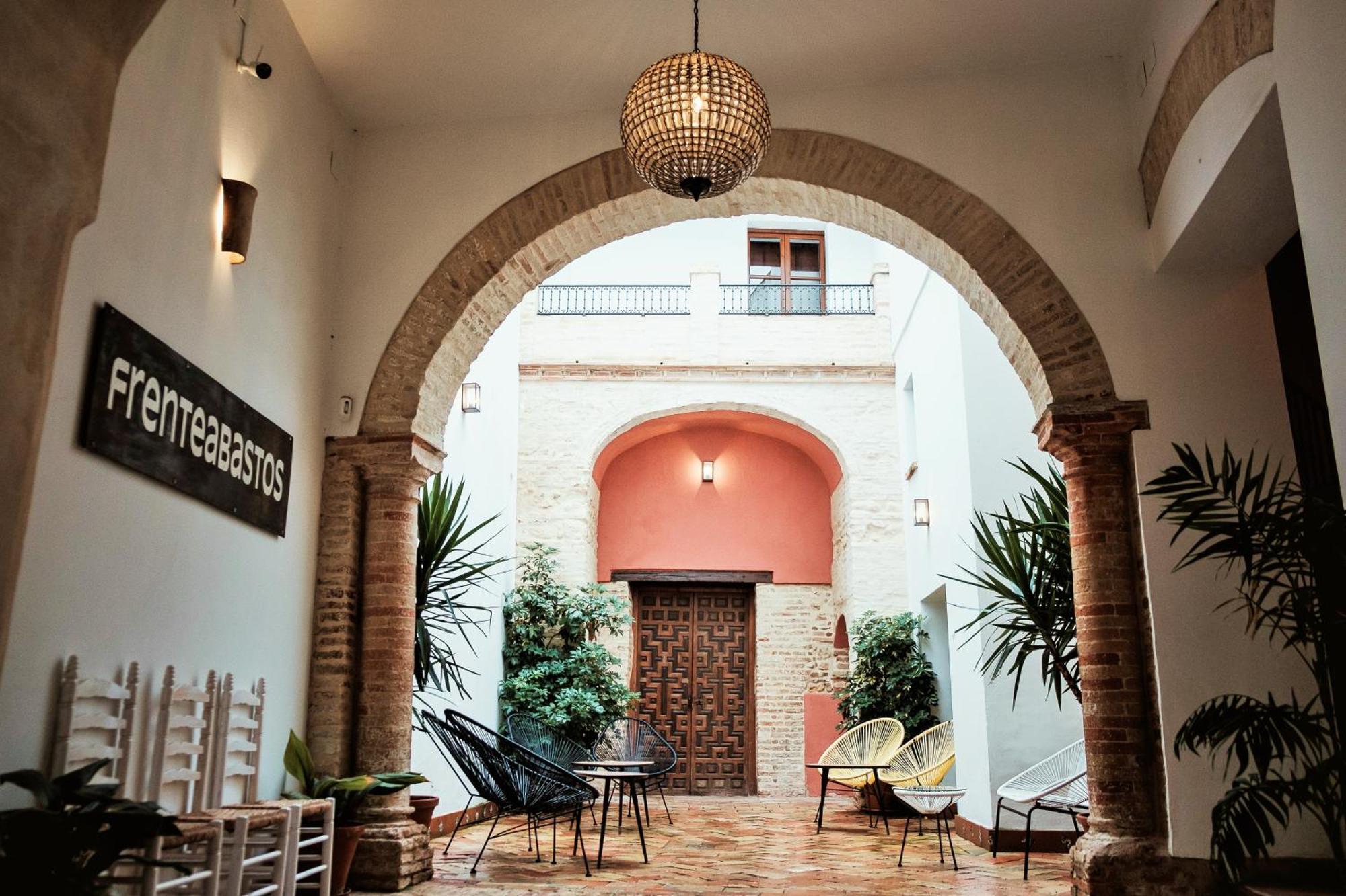 Hostal Cafe Frenteabastos Carmona  Exteriör bild
