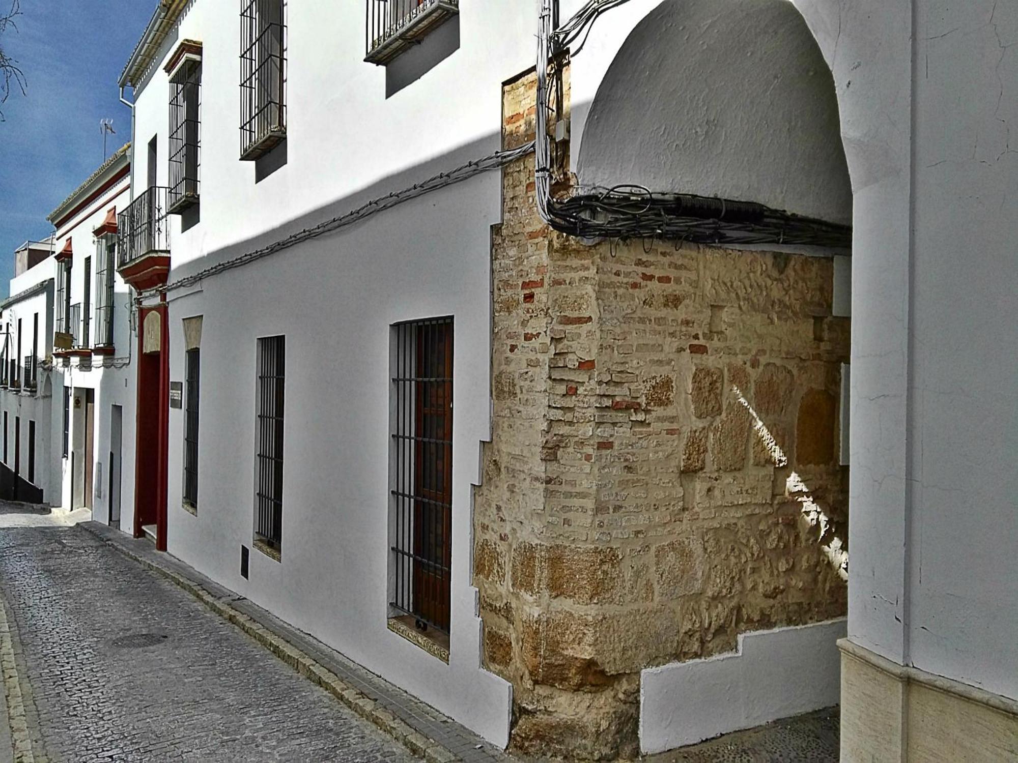 Hostal Cafe Frenteabastos Carmona  Exteriör bild