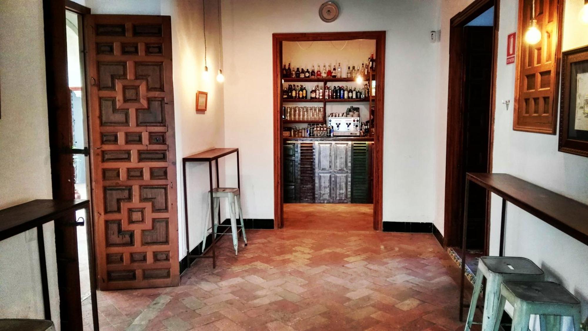 Hostal Cafe Frenteabastos Carmona  Exteriör bild