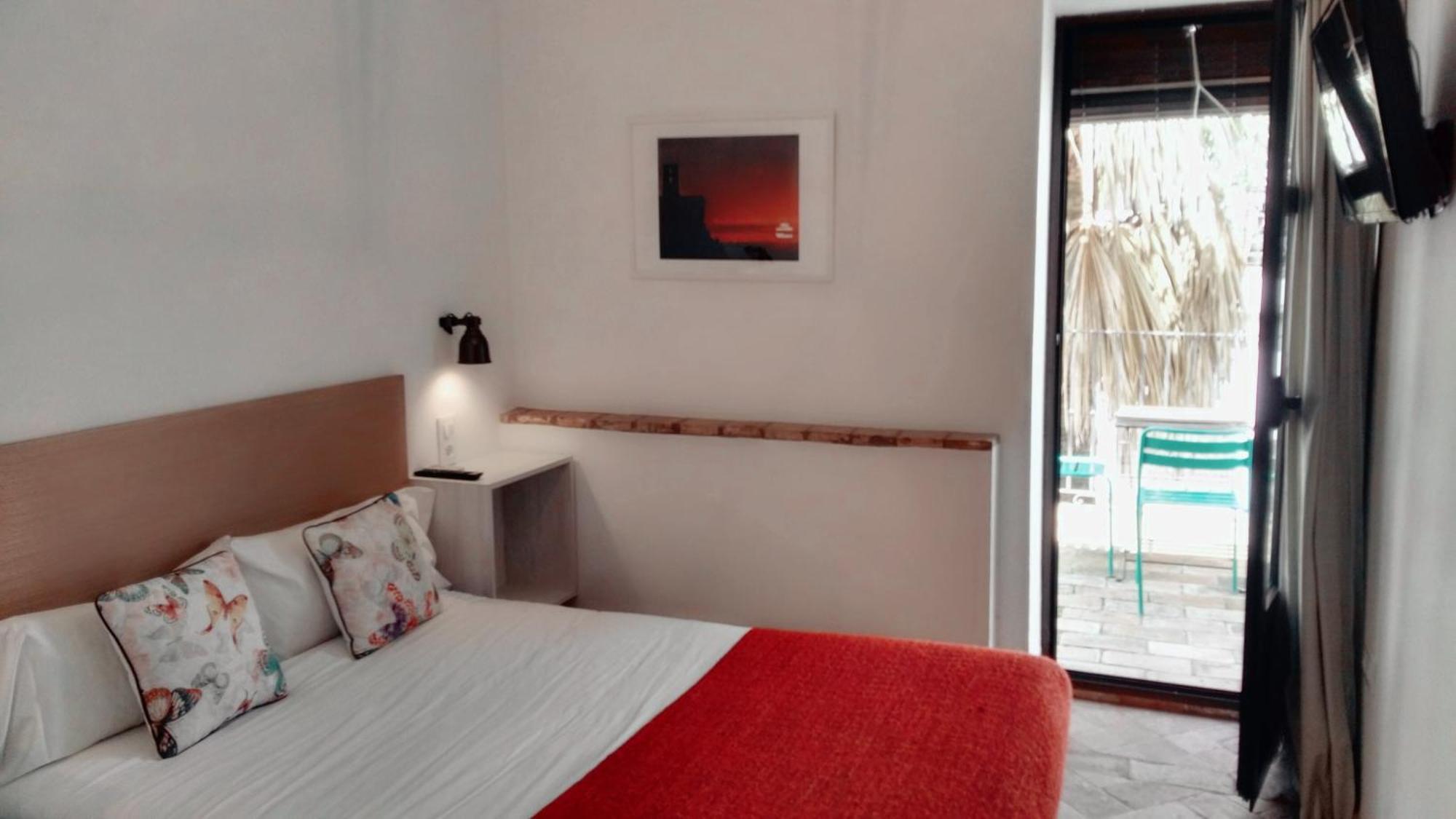 Hostal Cafe Frenteabastos Carmona  Exteriör bild