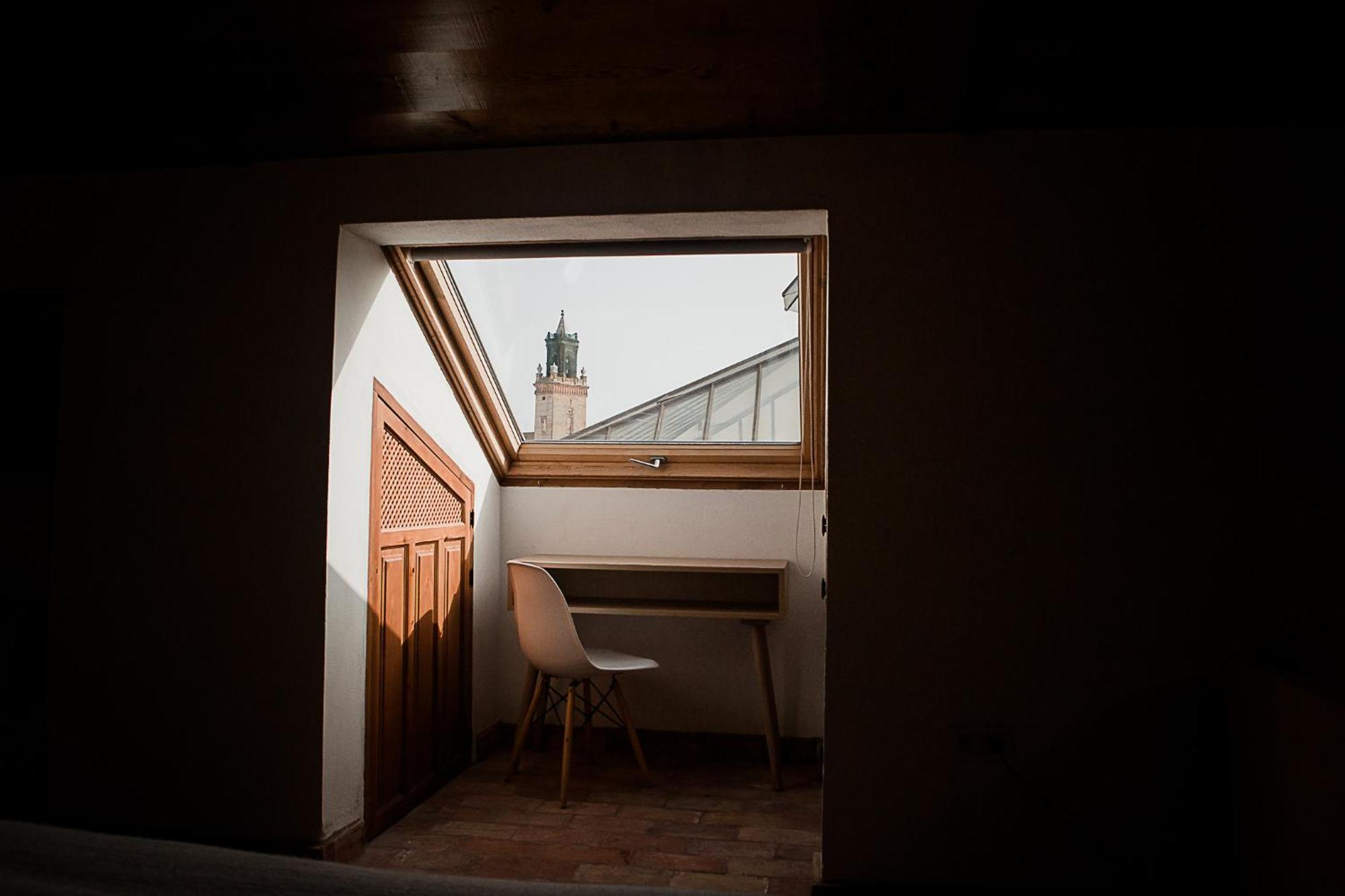 Hostal Cafe Frenteabastos Carmona  Exteriör bild