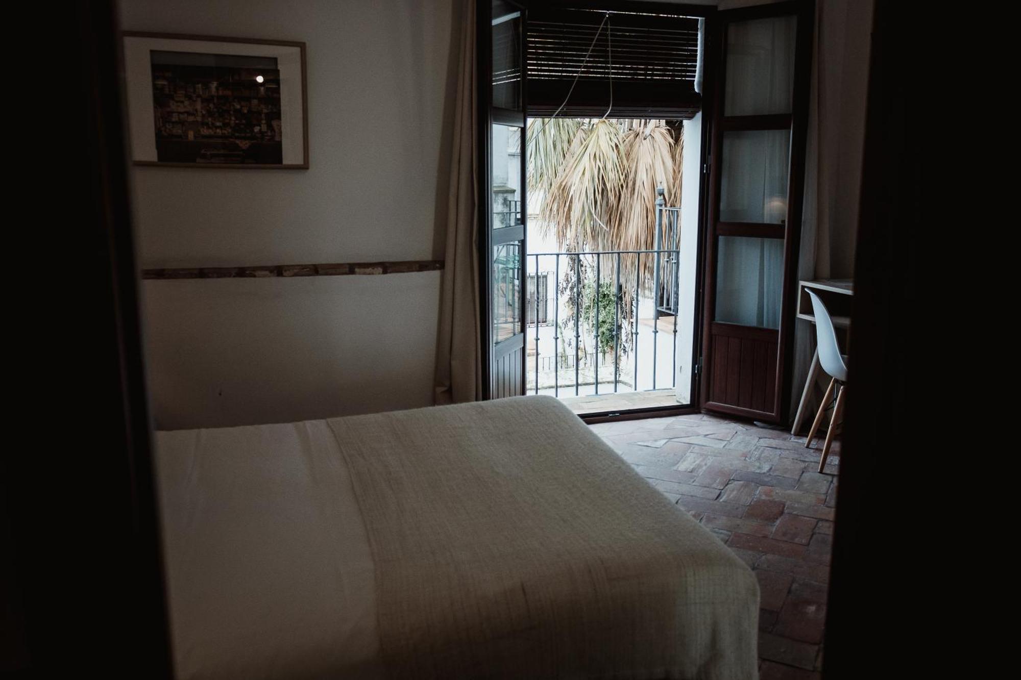 Hostal Cafe Frenteabastos Carmona  Exteriör bild